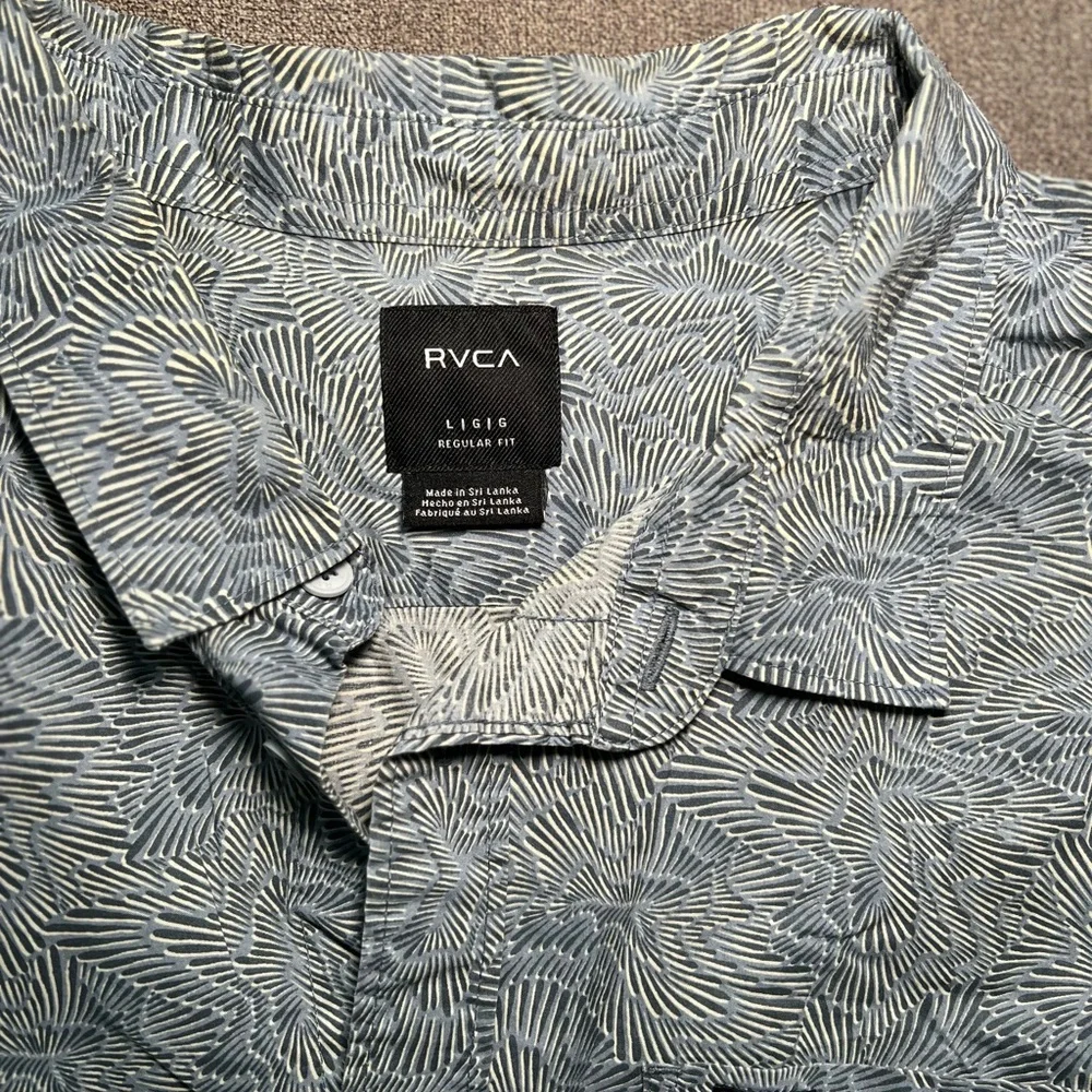 RVCA casual button down size large - Picture 2 of 2
